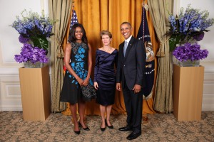 Simonetta Sommaruga entourée de Michelle et Barack Obama (Official White House Photo by Lawrence Jackson)